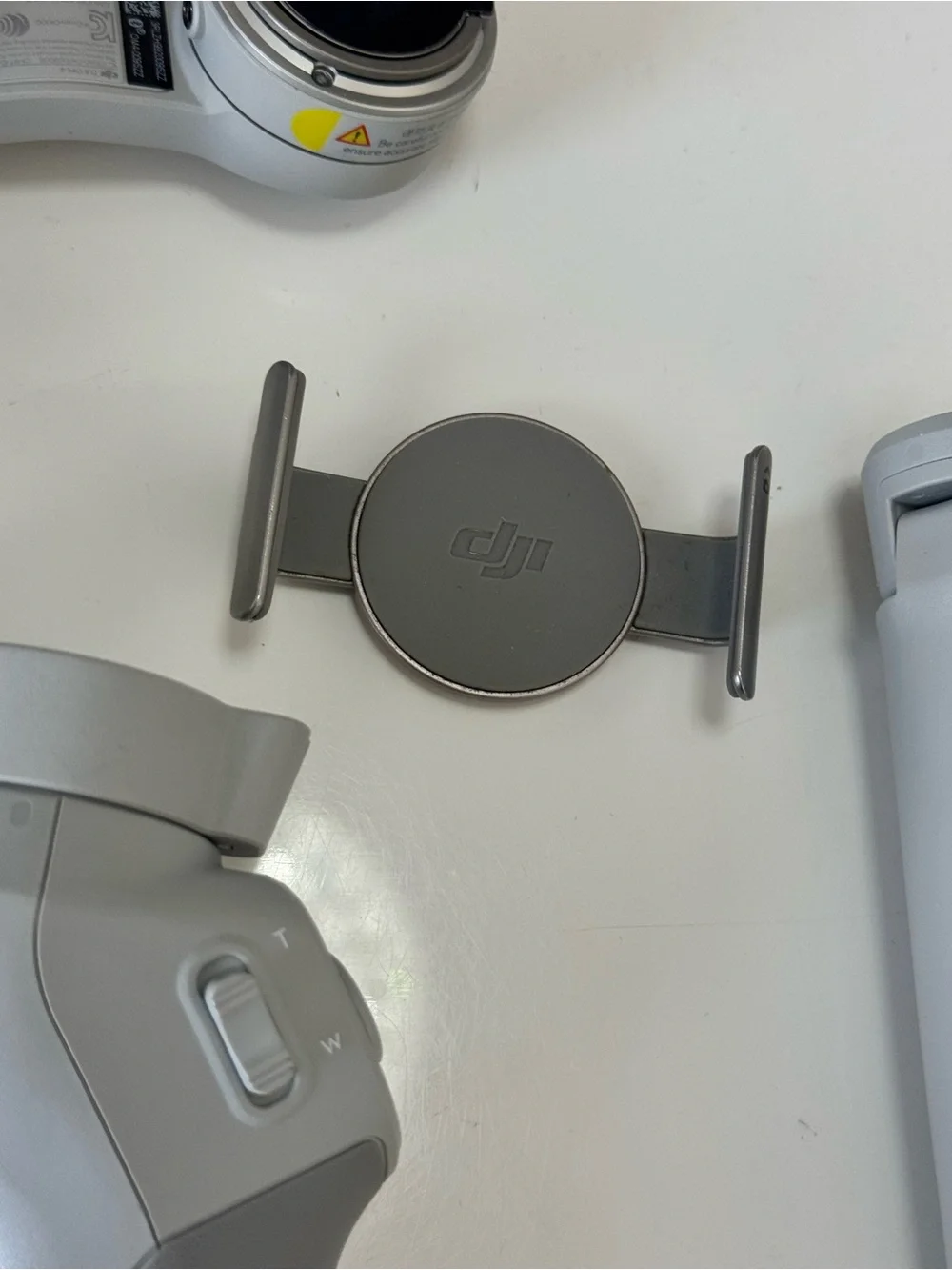 DJI OM 4 Osmo Mobile 4 3-Axis Smartphone‎ Gimbal w/Magnetic Clamp & Tripod